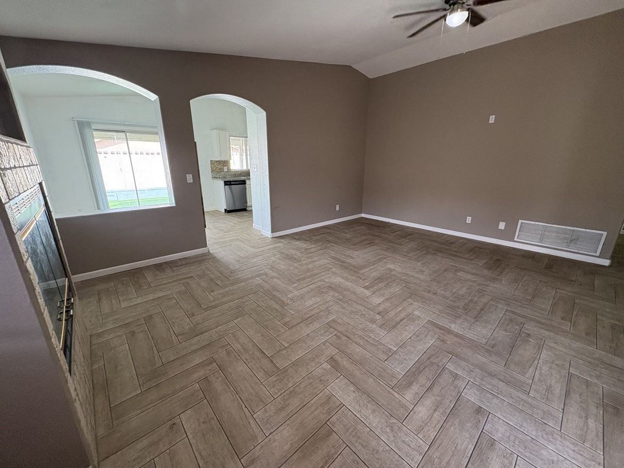 8857 E Rose Tree St - Photo 5 of 45