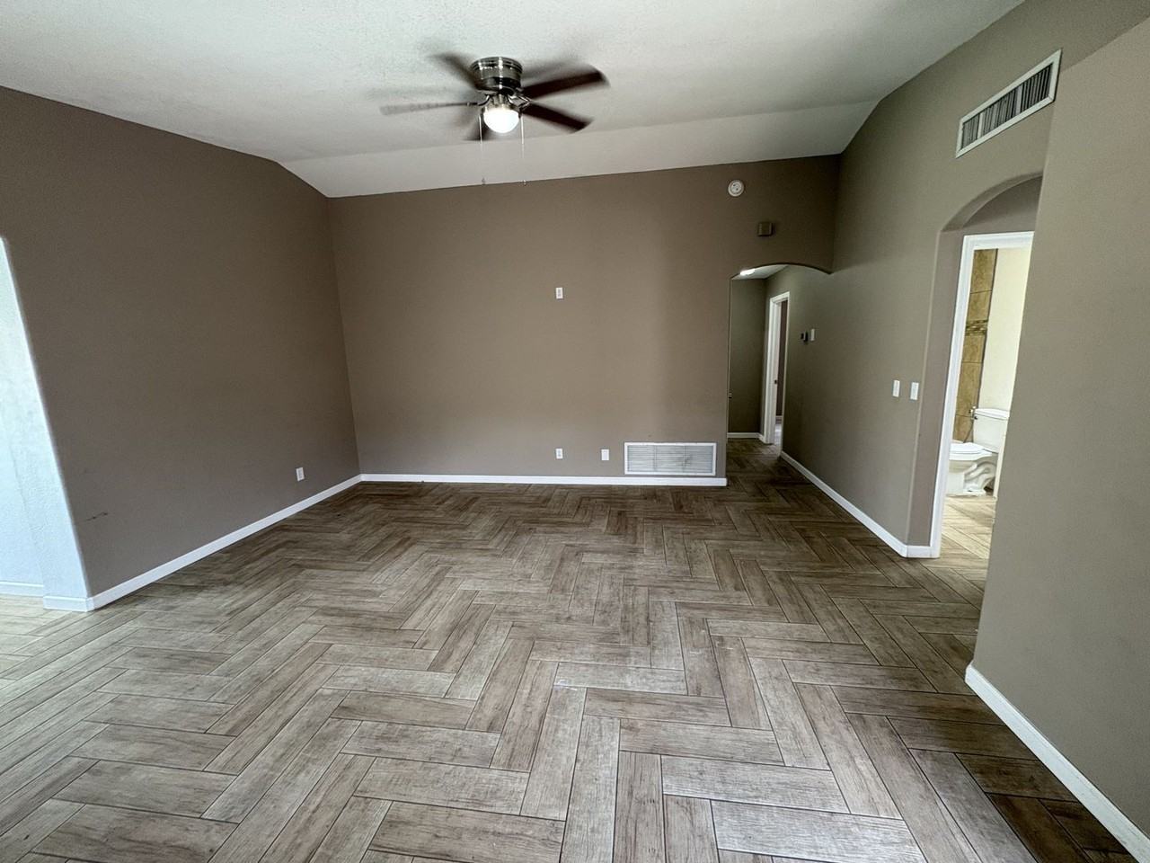 8857 E Rose Tree St - Photo 7 of 45