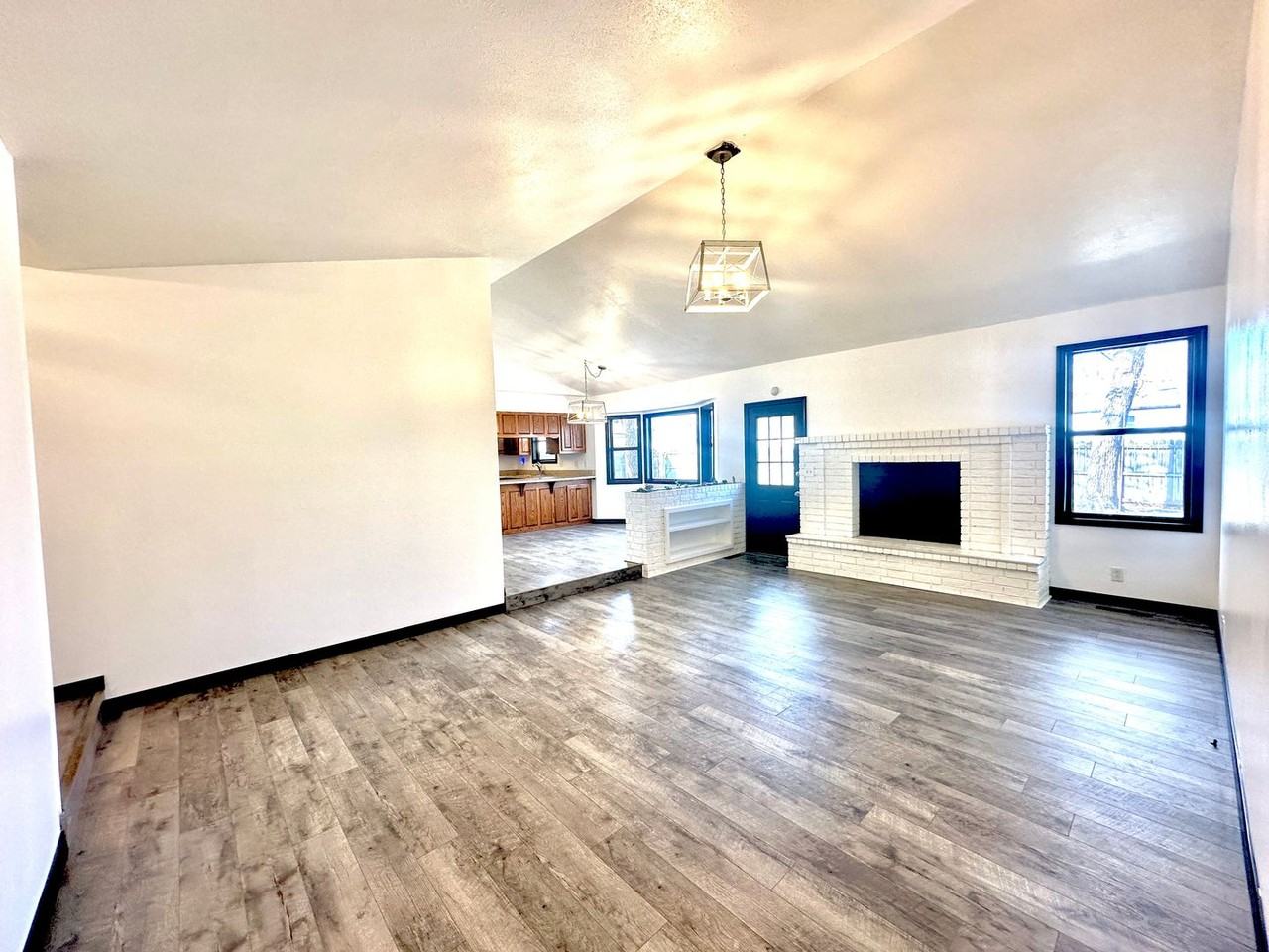 3509 Northview Dr - Photo 7 of 27