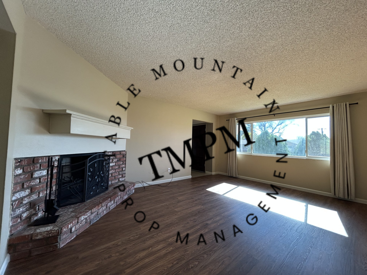 37 Linda Dr - Photo 2 of 16