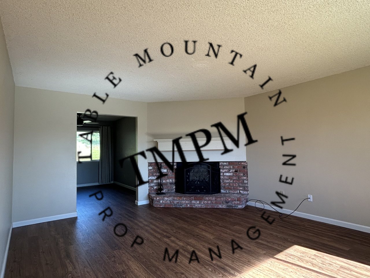 37 Linda Dr - Photo 3 of 16