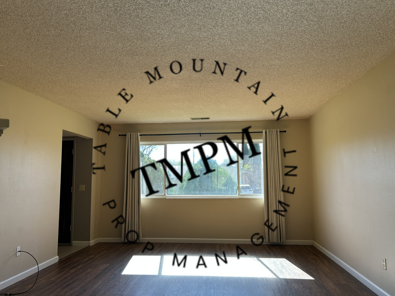 37 Linda Dr - Photo 4 of 16