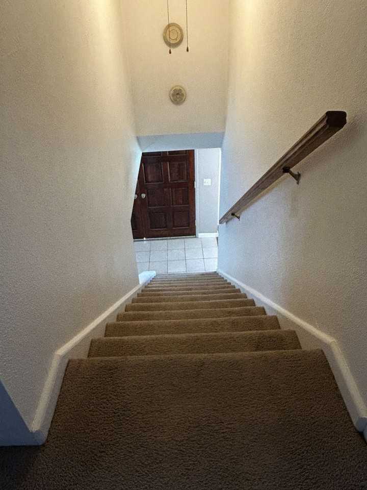 37 Linda Dr - Photo 7 of 16