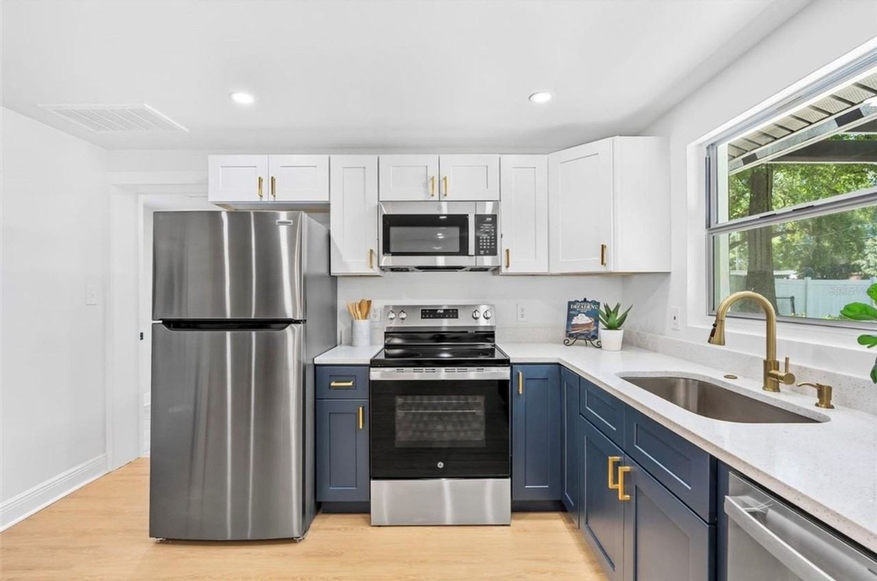 1517 E Giddens Ave - Photo 6 of 16