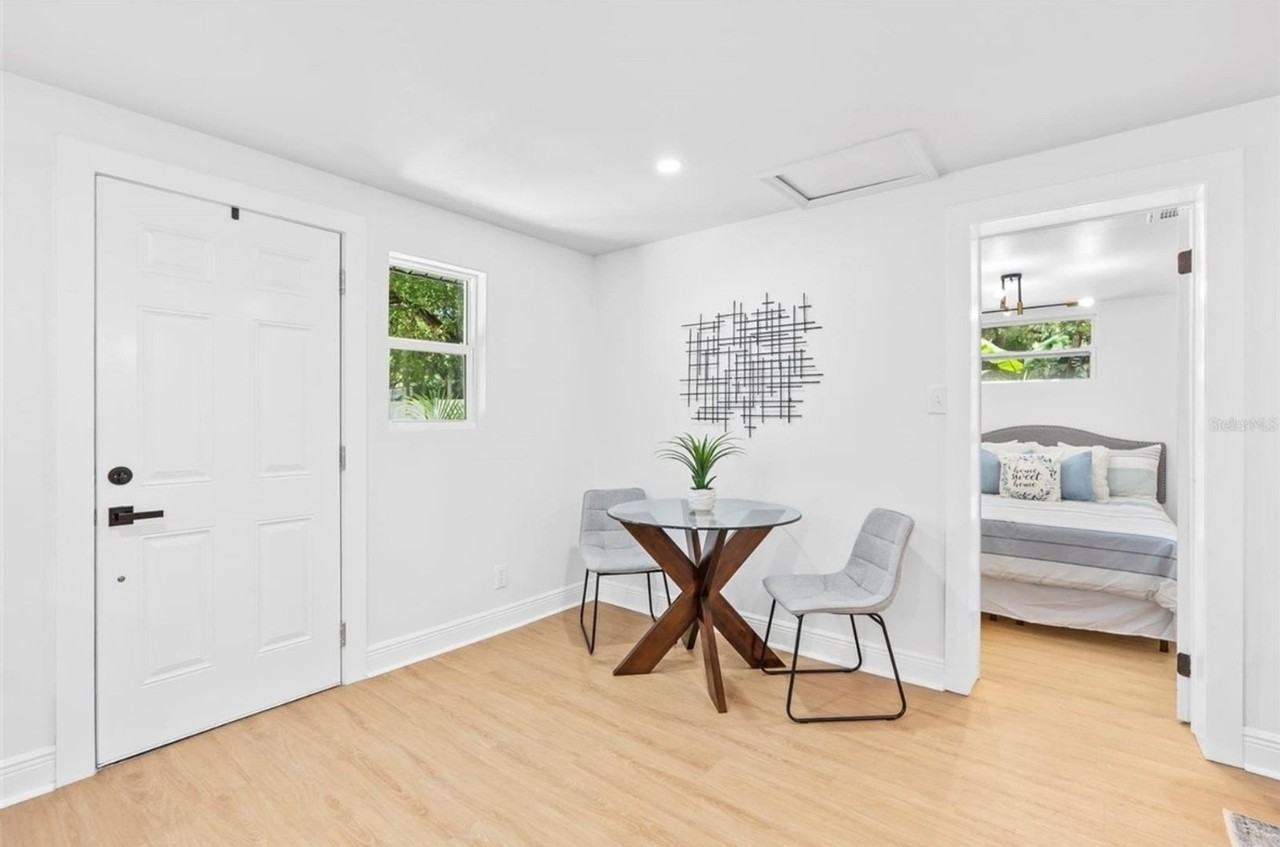 1517 E Giddens Ave - Photo 4 of 16