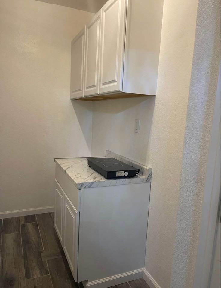 1089 Somersby Way #A - Photo 7 of 8