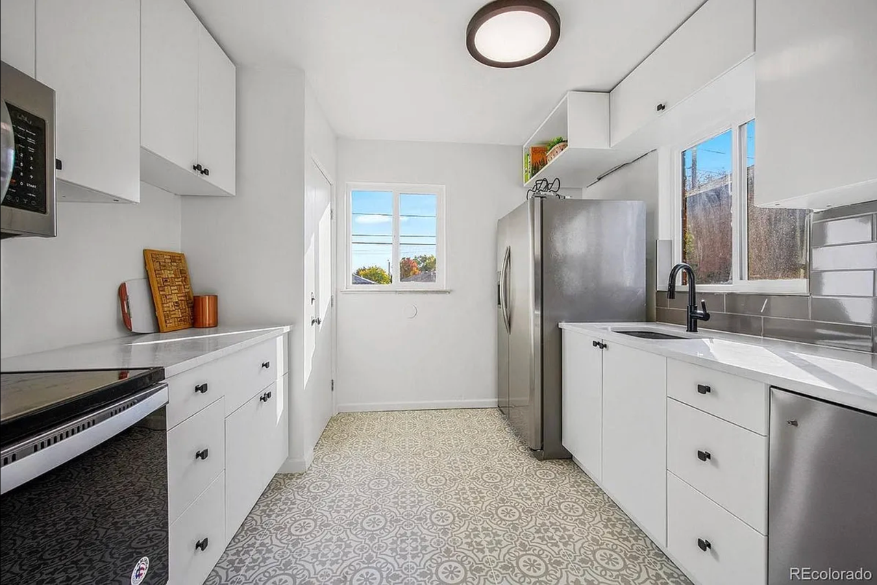 1340 Wolff St - Photo 4 of 20