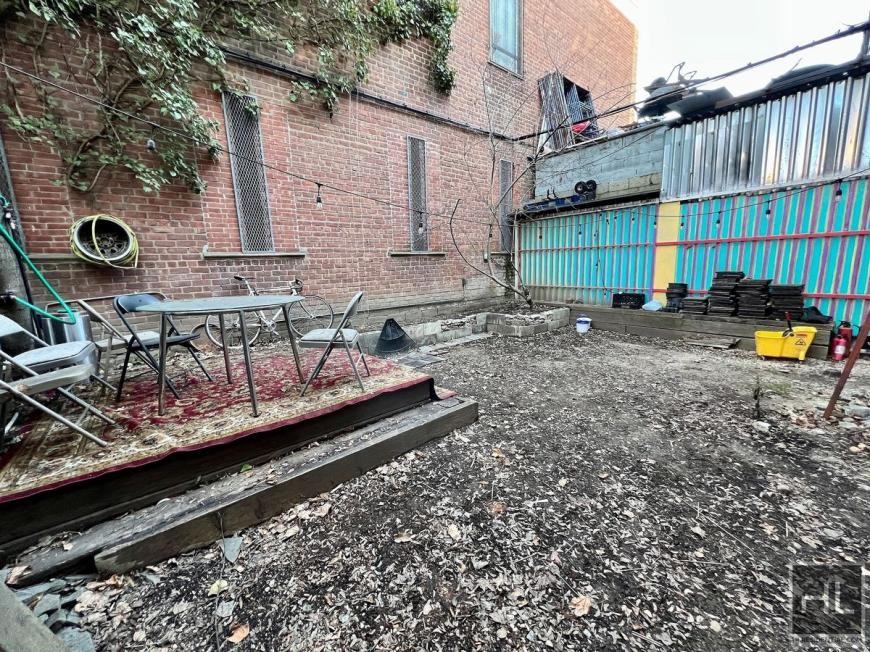 637 Wilson Ave - Photo 4 of 10