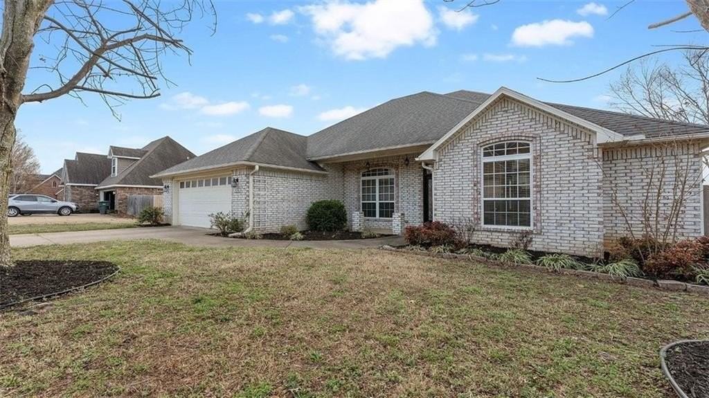 599 N Rocky Xing - Photo 2 of 19