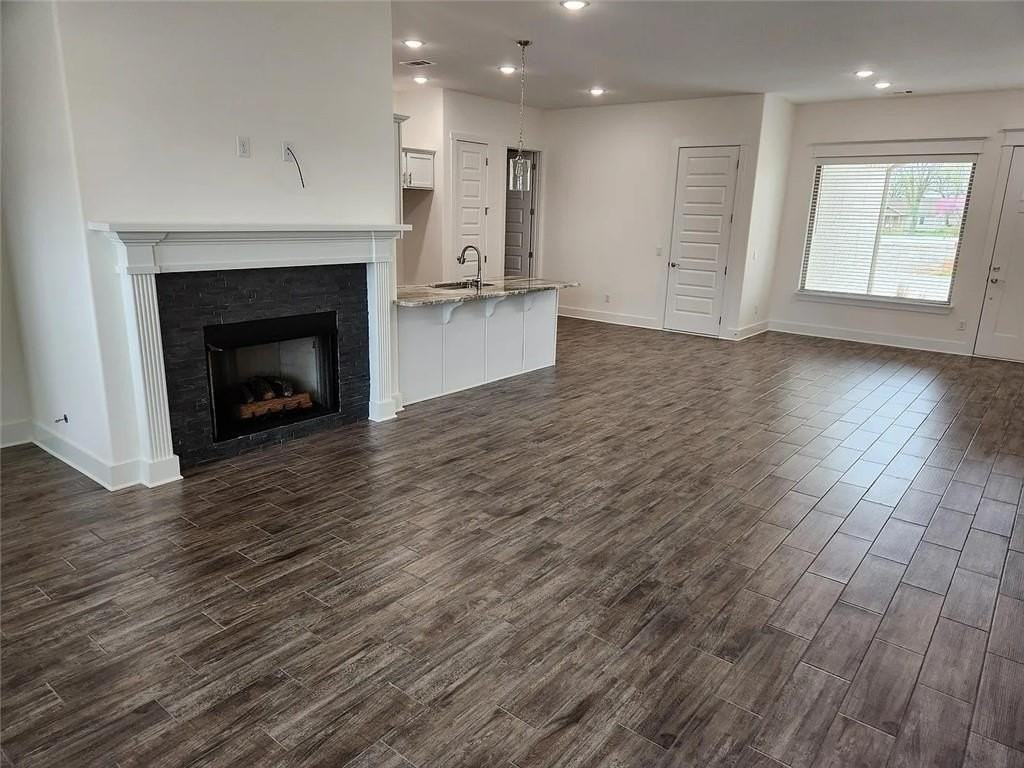 201 Palm St - Photo 6 of 12