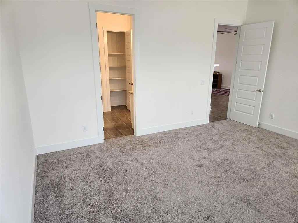 201 Palm St - Photo 7 of 12