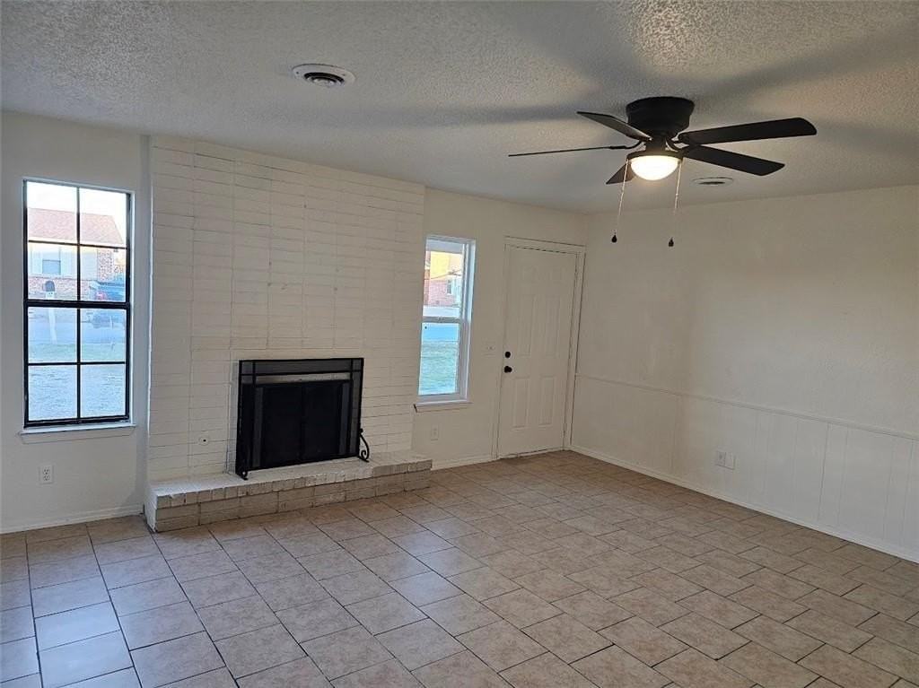 710 S 23rd St - Photo 4 of 12