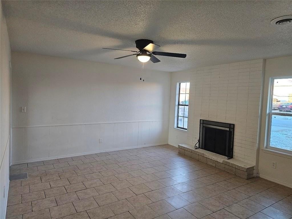 710 S 23rd St - Photo 5 of 12