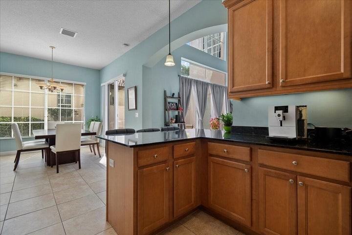 82 Stoney Drive - Photo 4 of 7