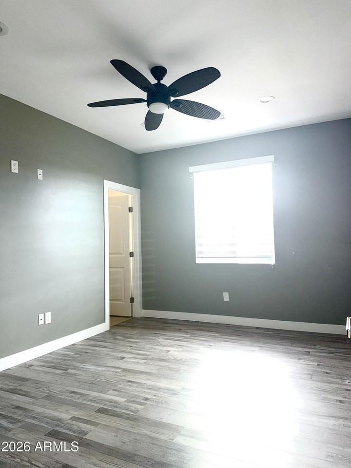 1406 E Cinnabar Ave - Photo 7 of 16