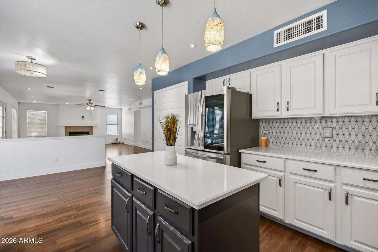 3241 S Horizon Pl - Photo 7 of 50