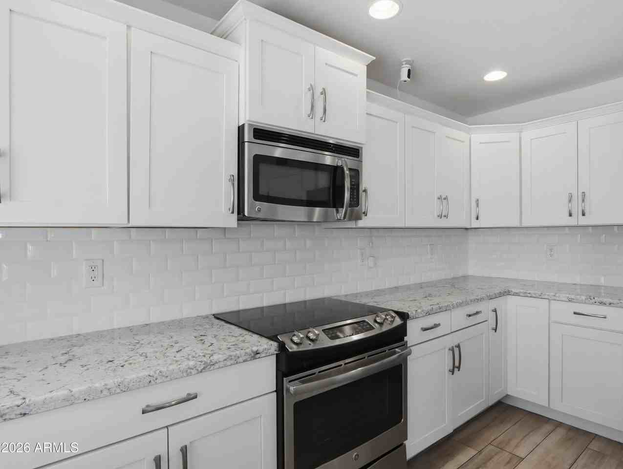 5201 E Fellars Dr - Photo 4 of 25