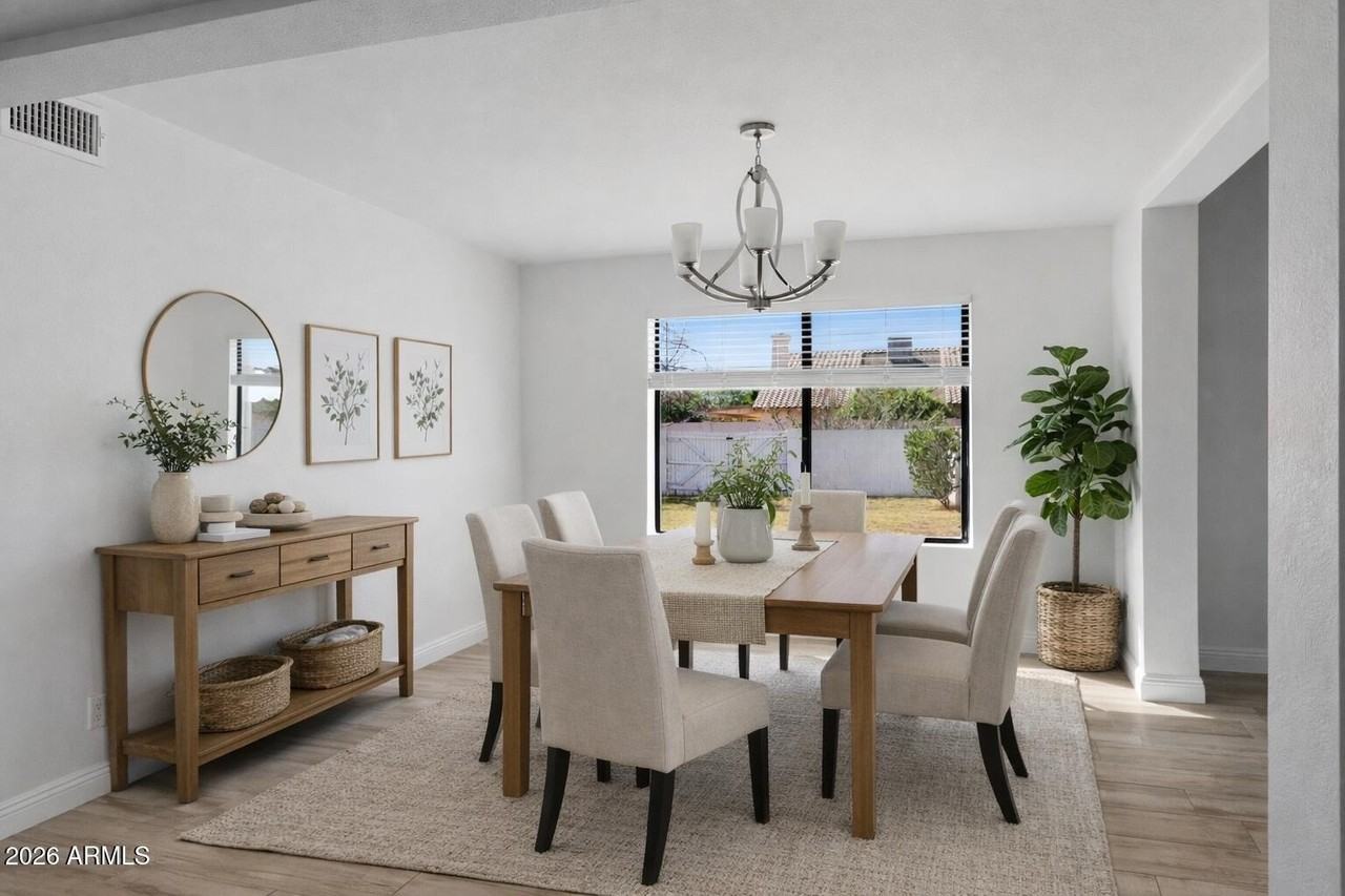 5201 E Fellars Dr - Photo 5 of 25