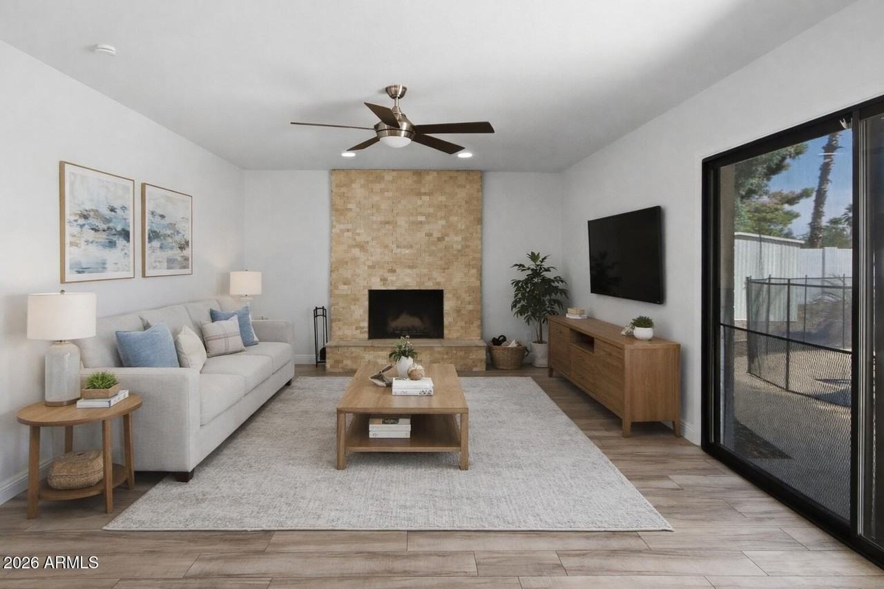 5201 E Fellars Dr - Photo 6 of 25