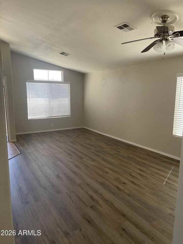 19038 N 51st Dr - Photo 4 of 22