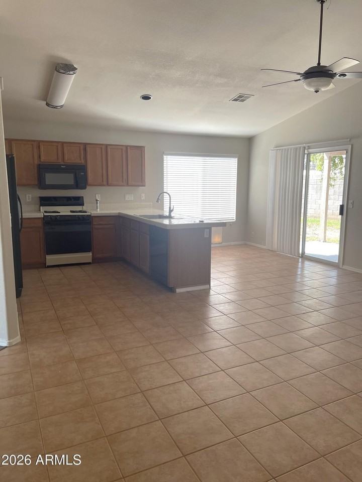 19038 N 51st Dr - Photo 5 of 22