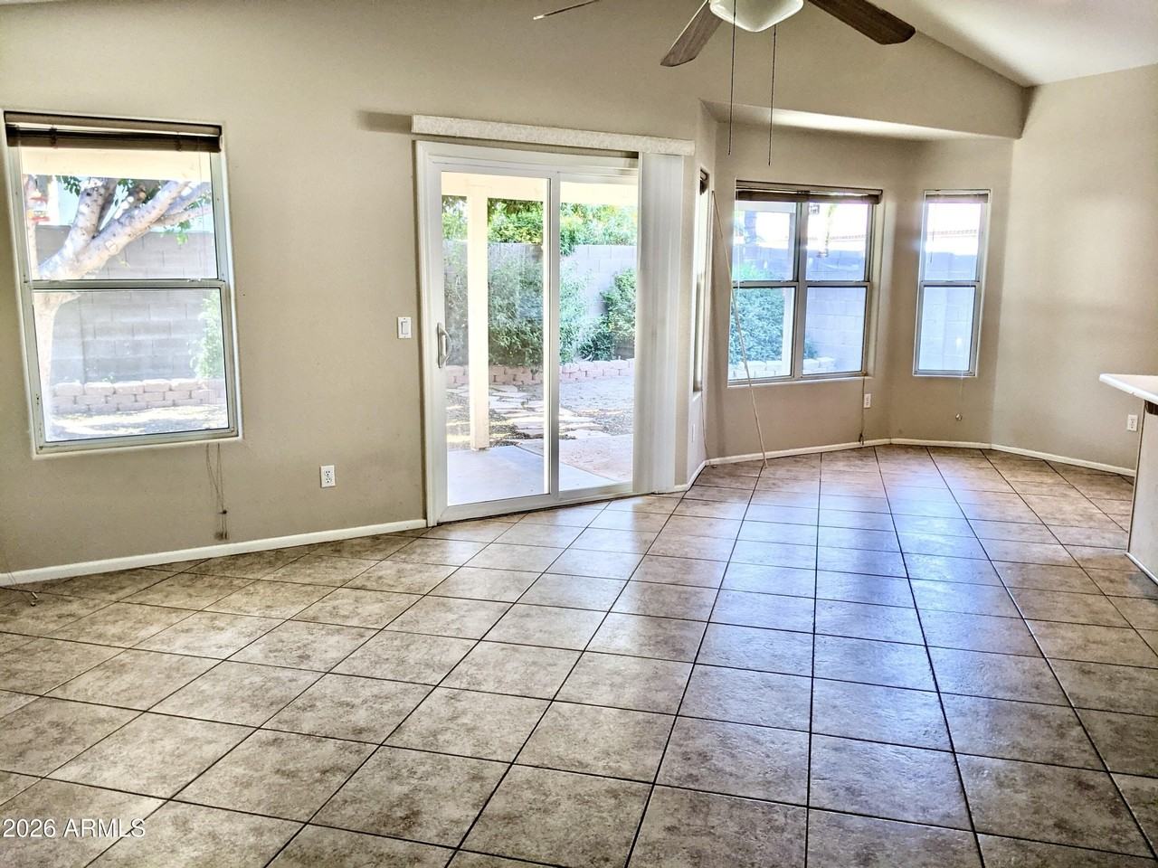 3030 W Rose Garden Ln - Photo 5 of 15