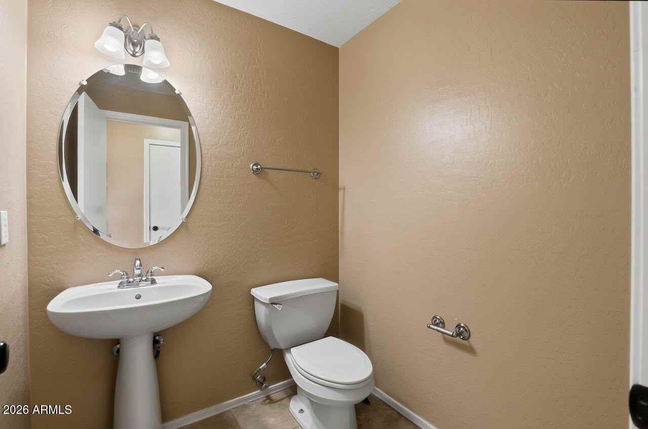 11433 W Yavapai St - Photo 4 of 23