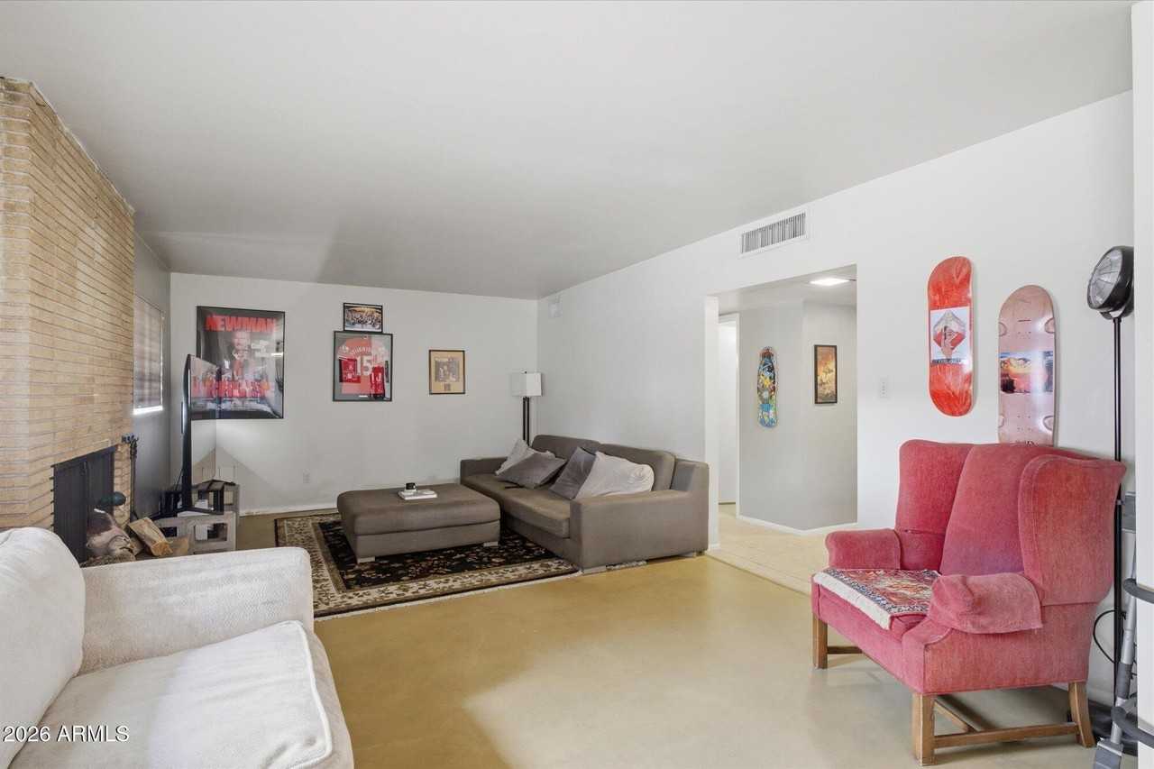 1701 E Tuckey Ln - Photo 4 of 12