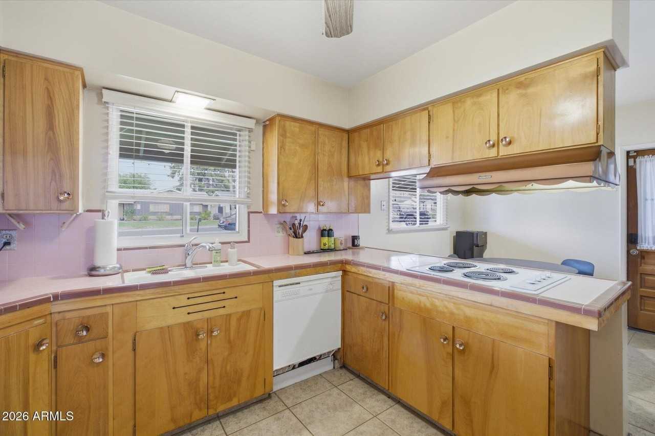 1701 E Tuckey Ln - Photo 7 of 12