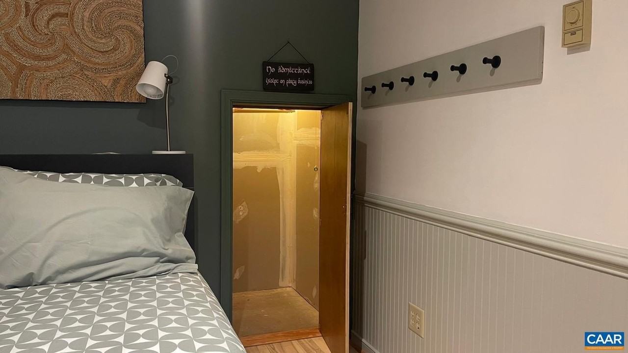 412 Eastbrook Dr - Photo 5 of 14