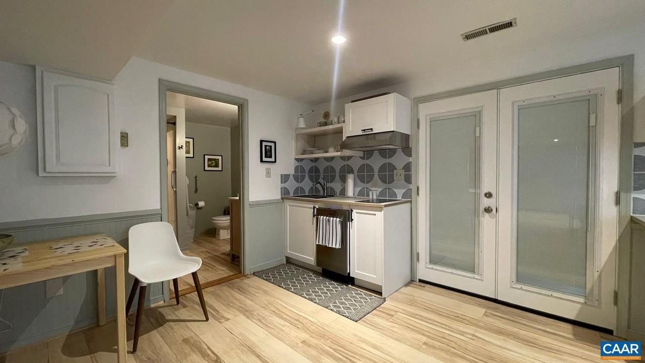 412 Eastbrook Dr - Photo 7 of 14