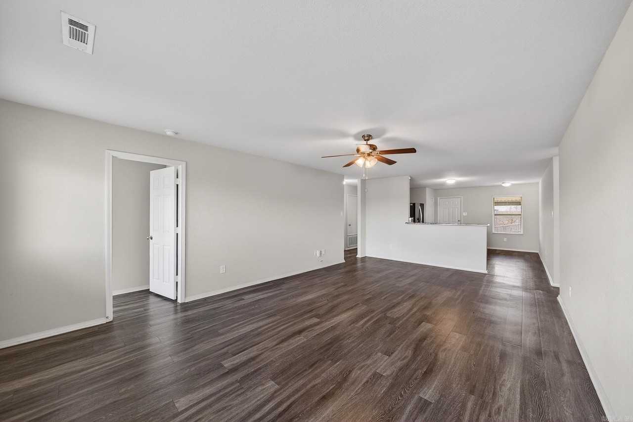 926 Pinehurst Loop - Photo 4 of 27