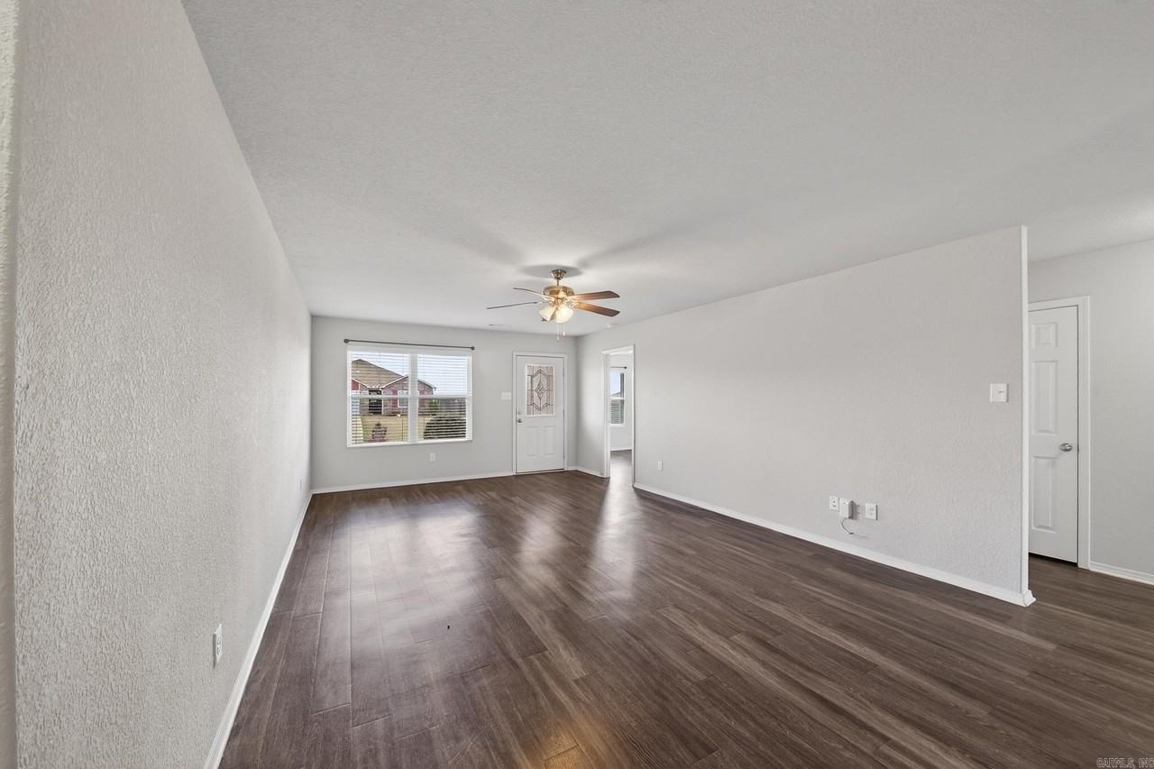 926 Pinehurst Loop - Photo 5 of 27