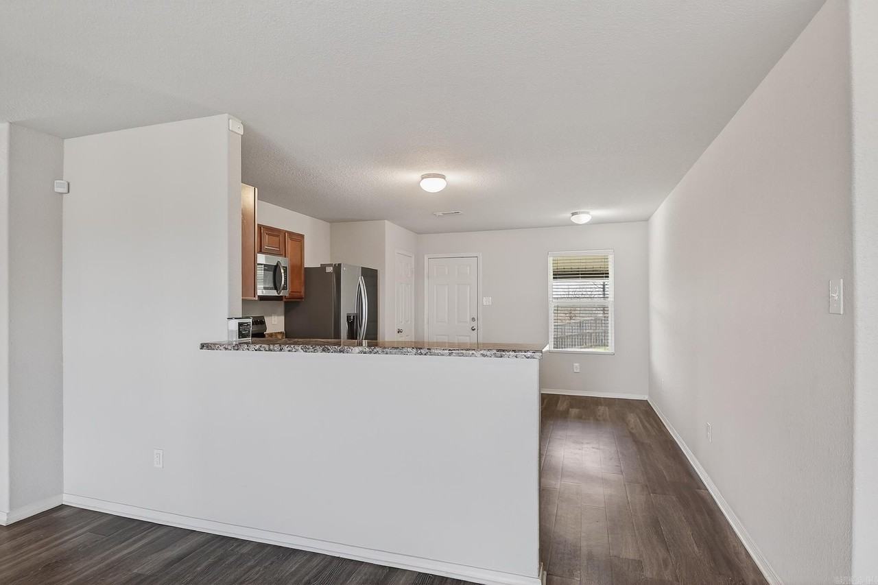 926 Pinehurst Loop - Photo 7 of 27