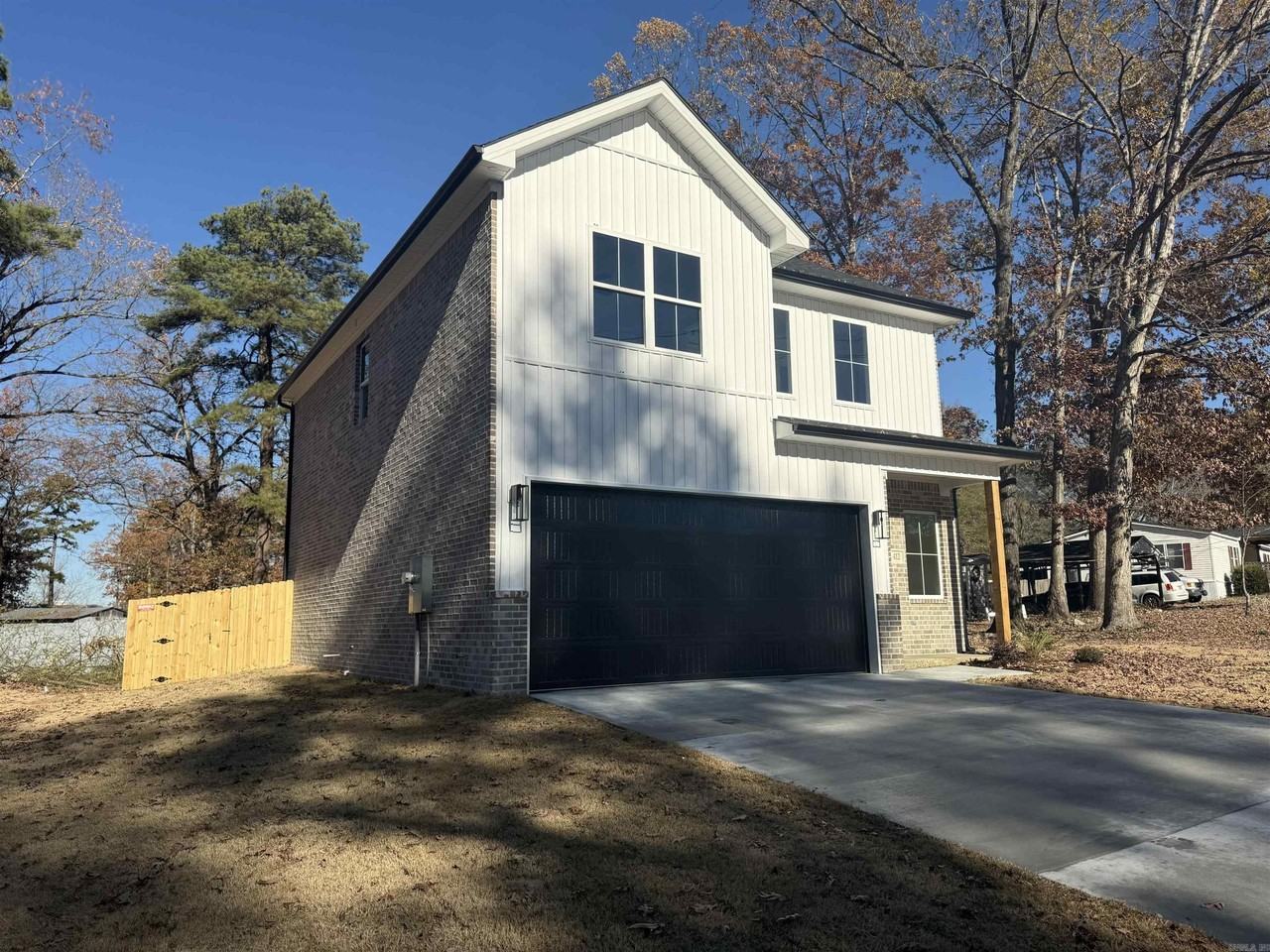 412 Prickett Rd - Photo 3 of 33