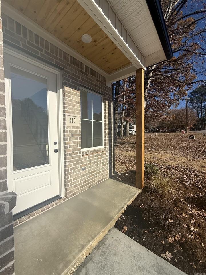 412 Prickett Rd - Photo 6 of 33