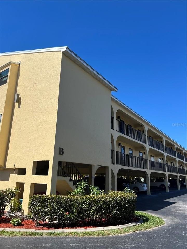 14459 River Beach Dr - Photo 2 of 23