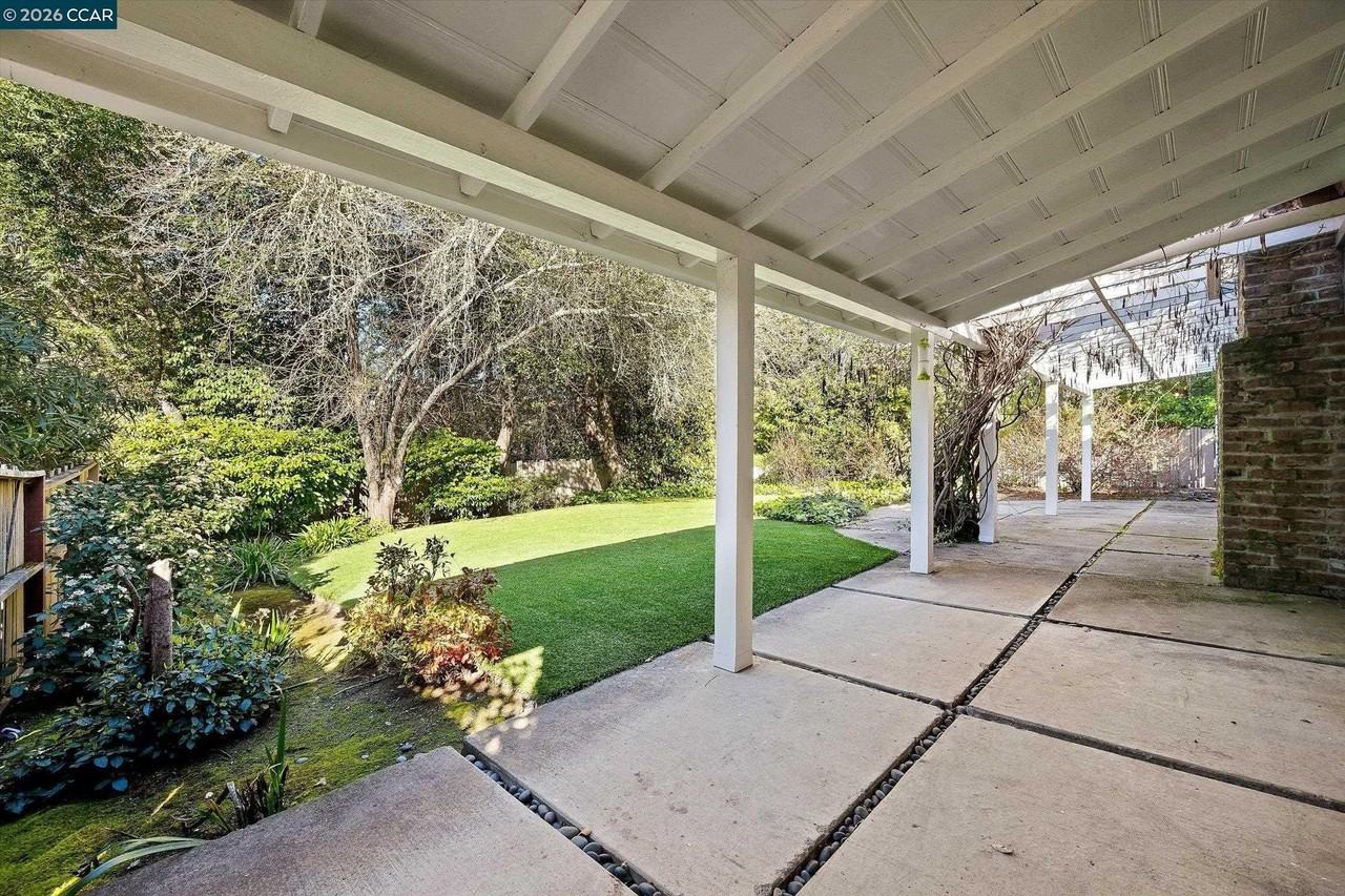 553 Miner Rd - Photo 2 of 28