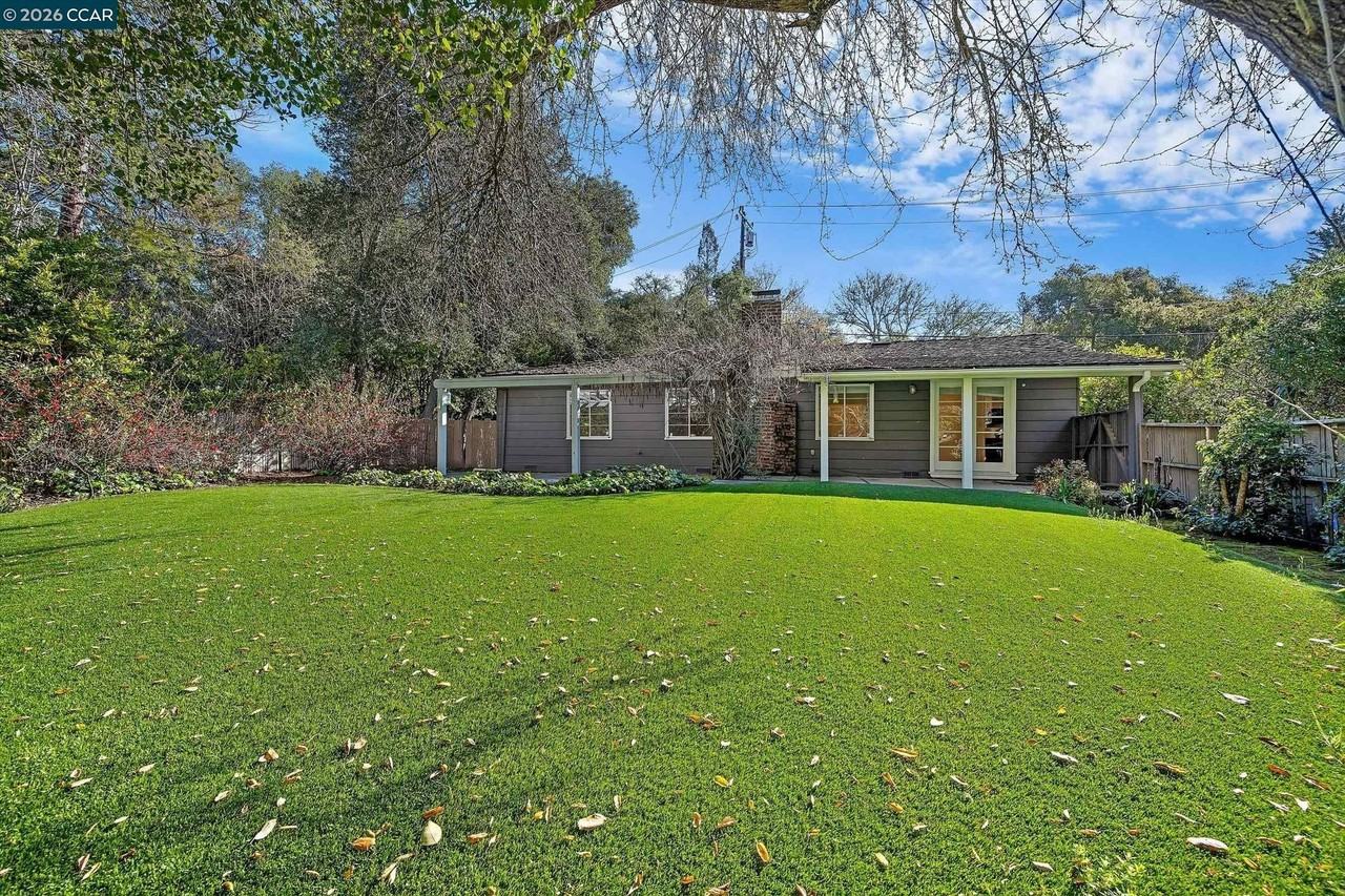 553 Miner Rd - Photo 3 of 28