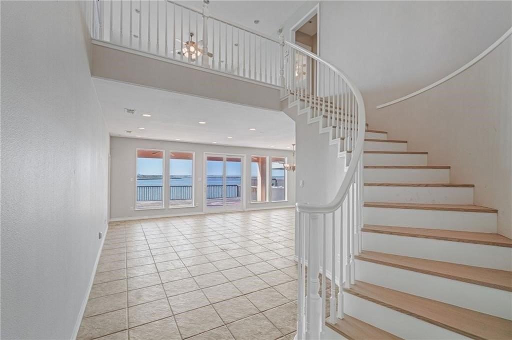 15229 Isabella Ct - Photo 4 of 29