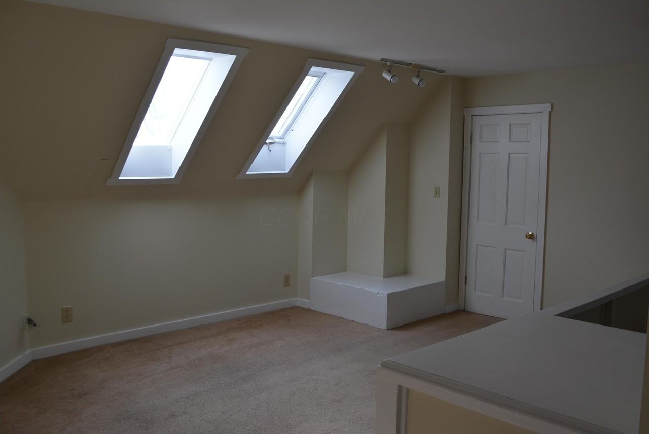 1353 Highland St Unit D - Photo 4 of 18