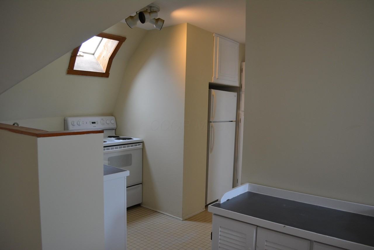 1353 Highland St Unit D - Photo 7 of 18