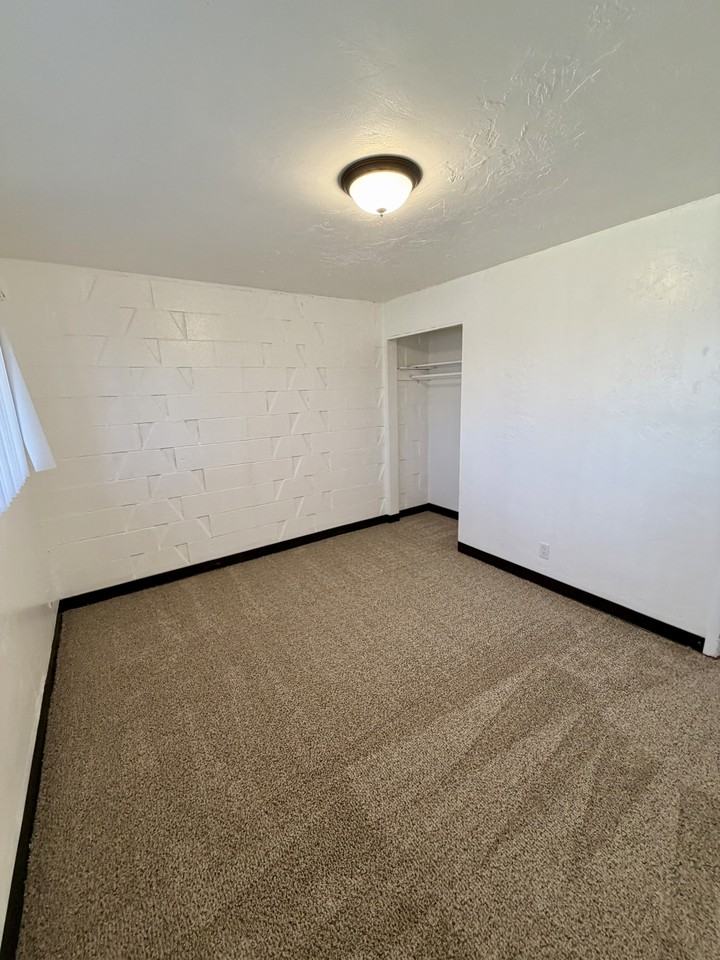 135 Sandy Dr N #135 - Photo 4 of 8