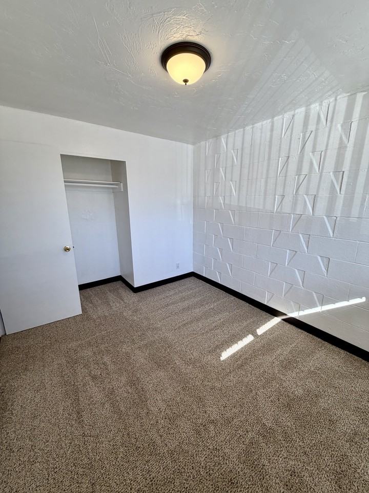 135 Sandy Dr N #135 - Photo 5 of 8