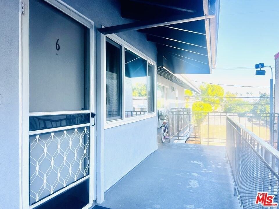 1132 Alameda Ave - Photo 3 of 31