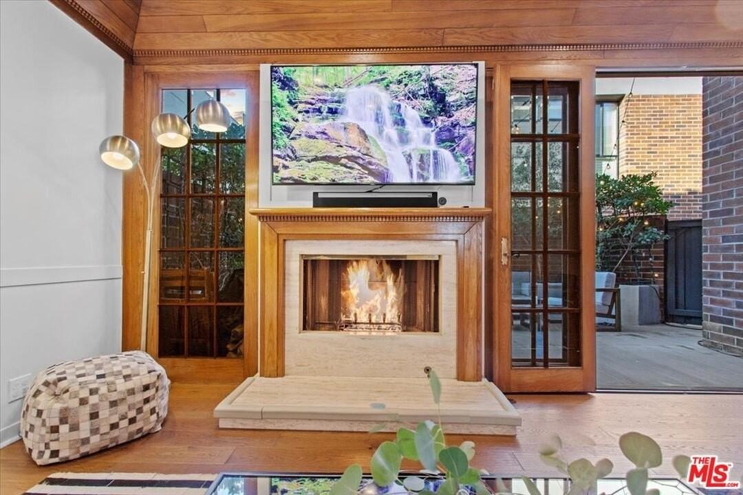 9311 Burton Way Apt A - Photo 2 of 27