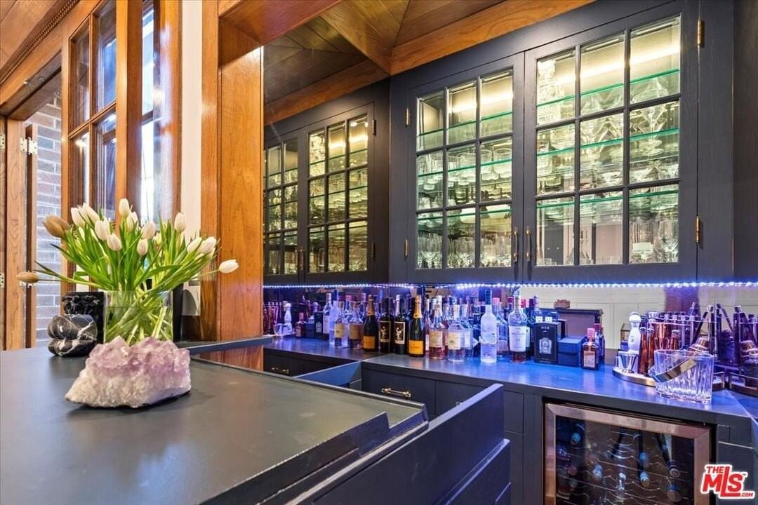 9311 Burton Way Apt A - Photo 5 of 27