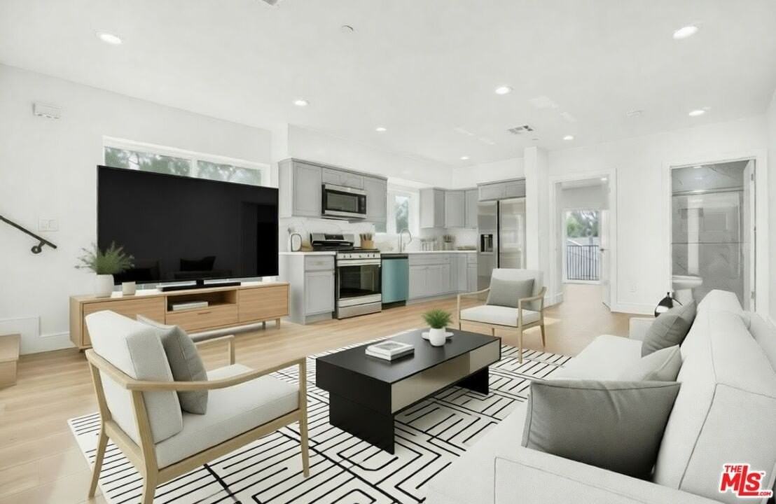 2057 3/4 S Garth Ave - Photo 6 of 33