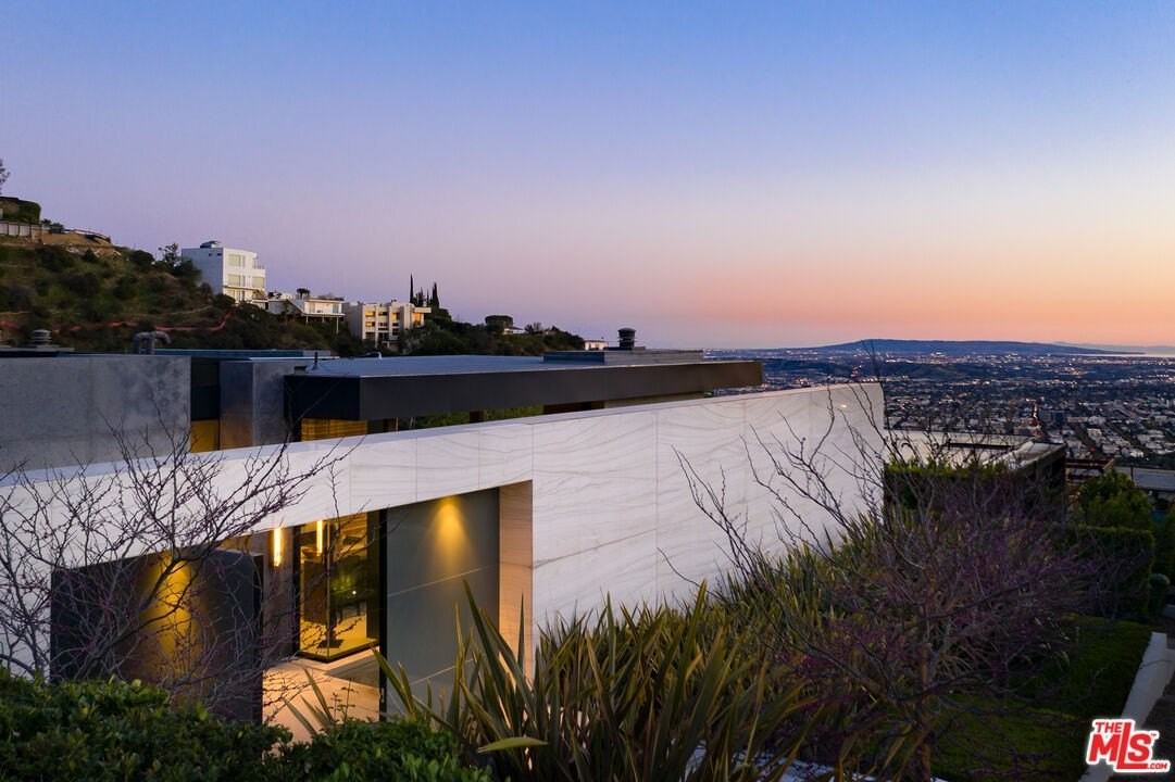 1822 Marcheeta Pl - Photo 2 of 34