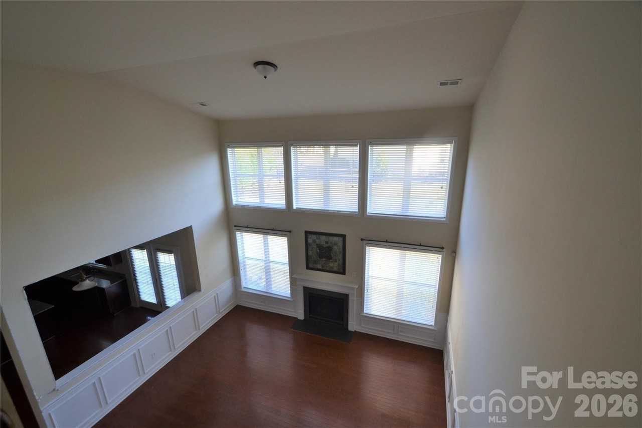 221 Montibello Dr - Photo 5 of 27